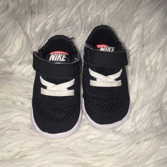 Baby Nike sneakers - Picture 3 of 4
